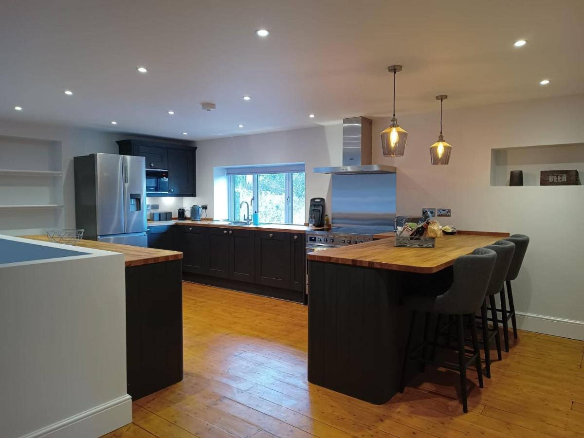 The Stables At Eriviat Hall Henllan  Bagian luar foto