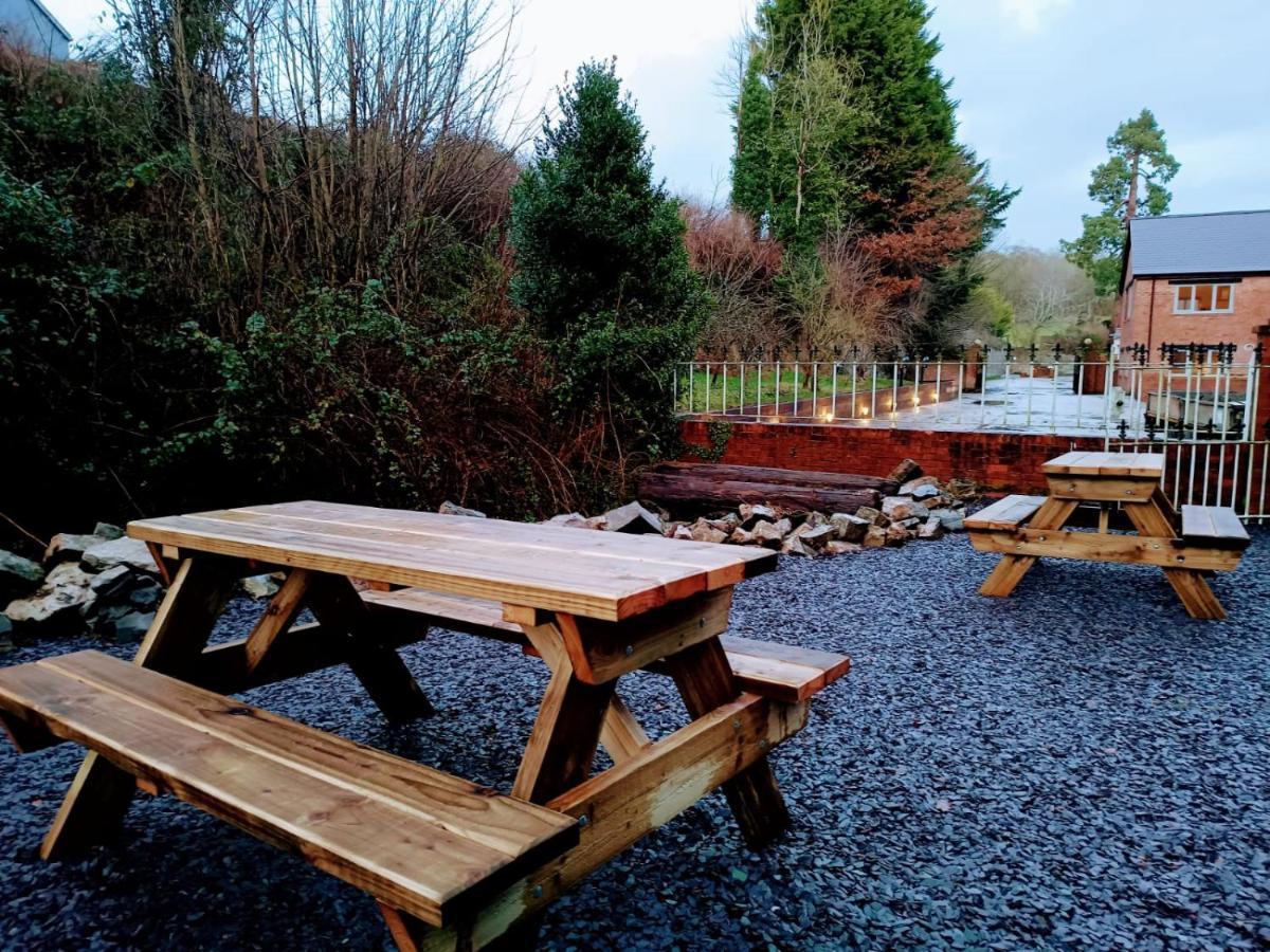 The Stables At Eriviat Hall Henllan  Bagian luar foto