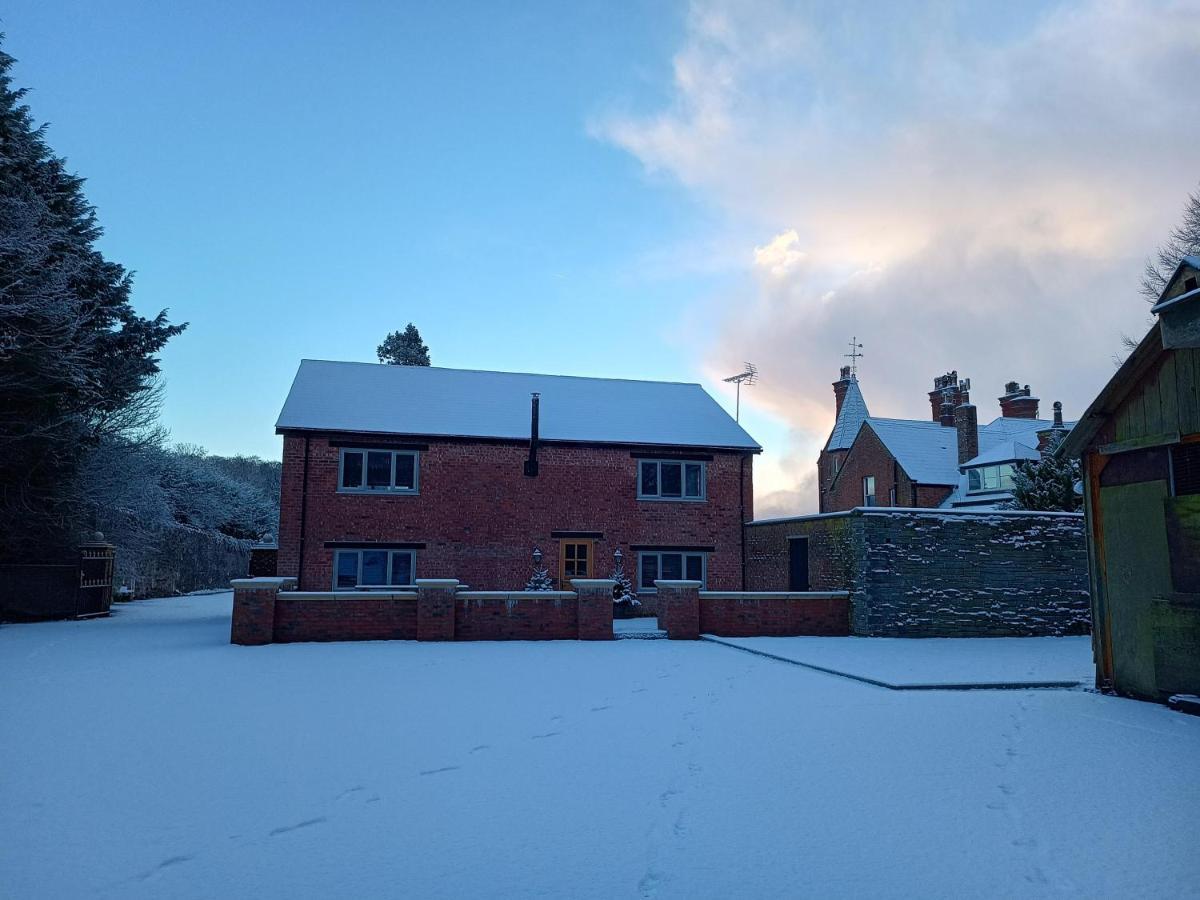 The Stables At Eriviat Hall Henllan  Bagian luar foto