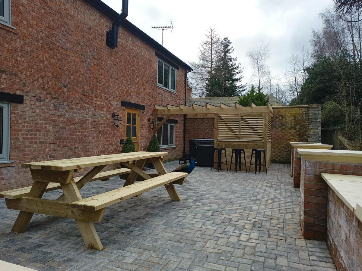 The Stables At Eriviat Hall Henllan  Bagian luar foto